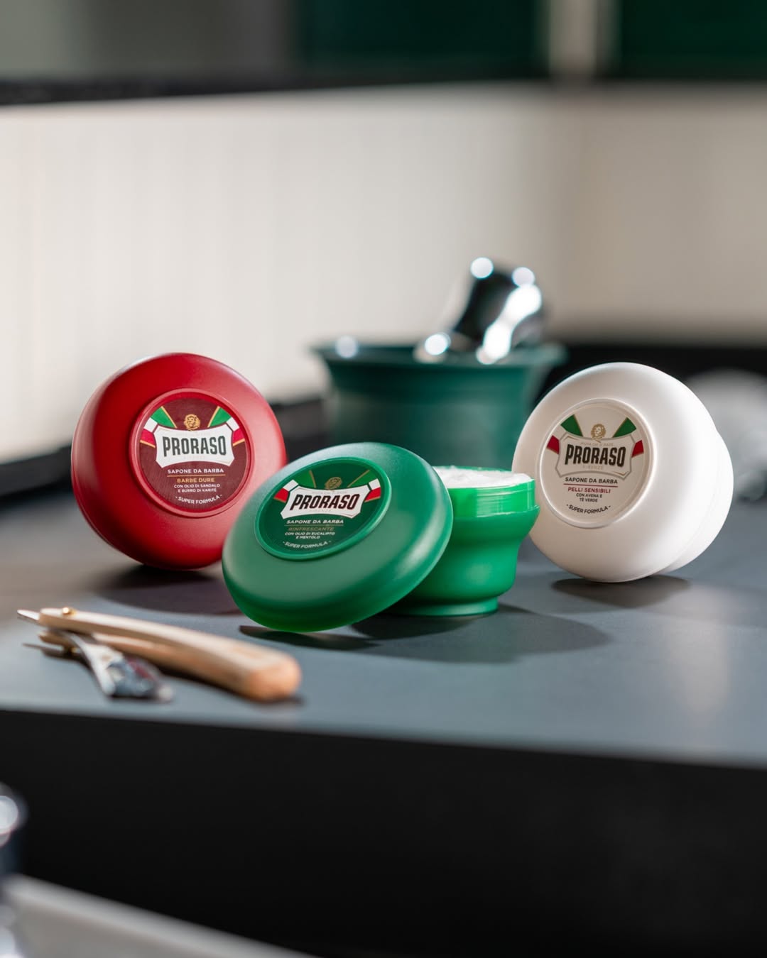 Proraso Sapone da Barba Pelli Sensibili 150ml Linea Bianca – Formula Maturata a Caldo con Estratti di Avena e Tè Verde – Soluzione Rasatura Tradizionale Meccanica ed Anti-Irritazione Cutanea