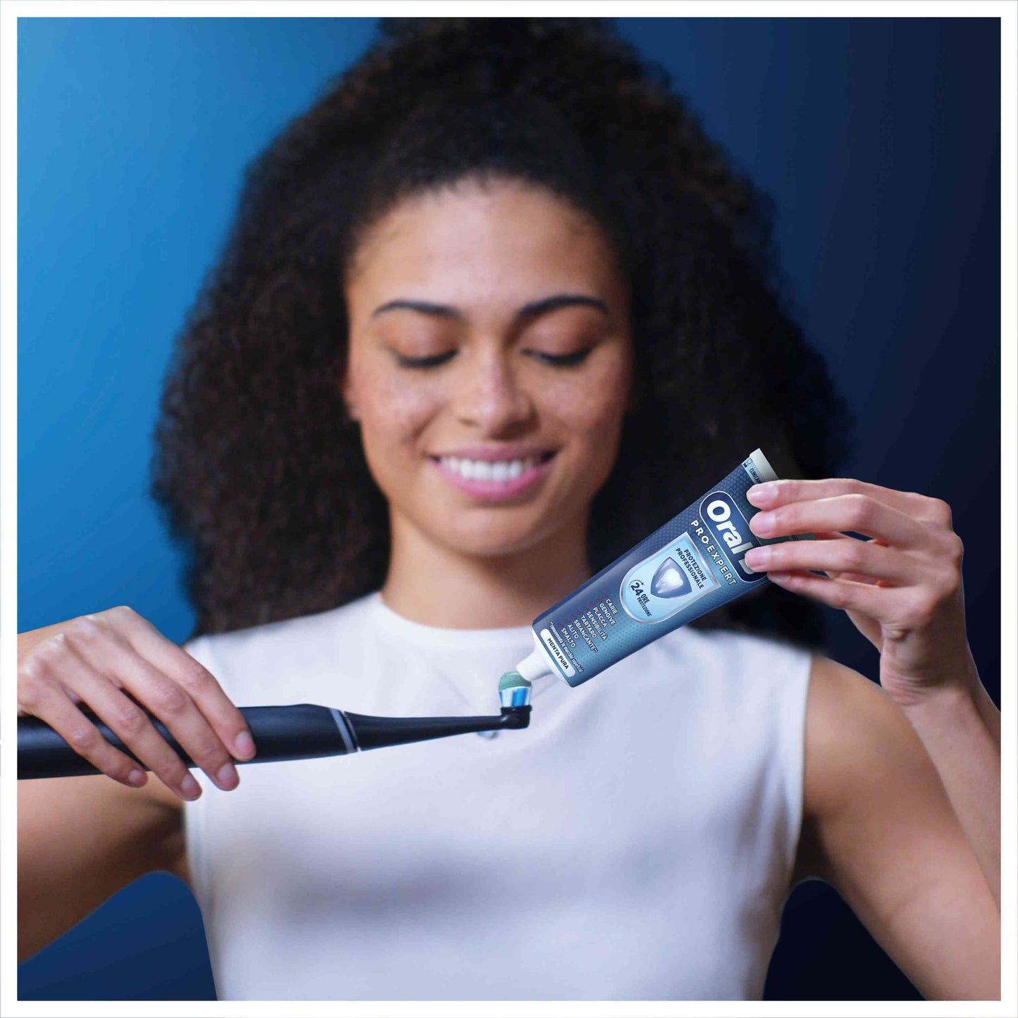 Oral-B Pro-Expert Dentifricio Protezione Professionale 75ml | Formula 8-in-1 Carie, Gengive, Sensibilità, Placca, Tartaro, Sbiancante | Protezione Attiva 24h