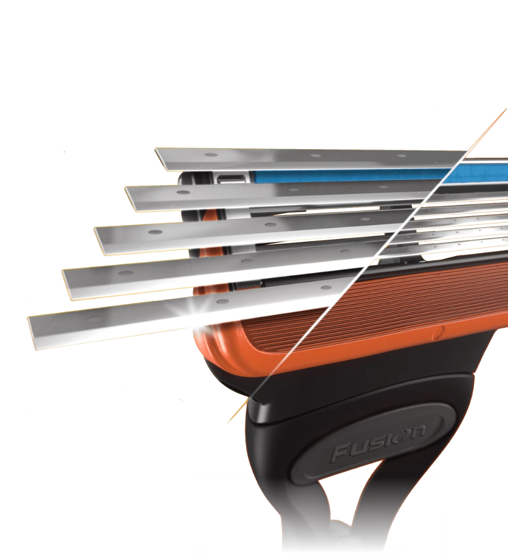 Gillette Fusion5 Rasoio da Uomo | 5 Lame Anti-Attrito di Precisione | Tecnologia a Microalette | 1 Manico + 1 Ricarica | Styling Barba e Rifinitore