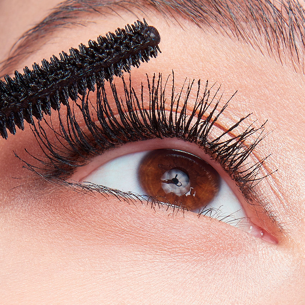 Maybelline New York Lash Sensational Sky High Mascara Allungante e Volumizzante 01 Very Black 7,2ml – Mascara Nero Intenso Effetto Ventaglio con Estratto di Bamboo
