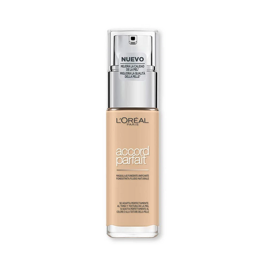 L'ORÉAL PARIS Accord Parfait Fondotinta Fluido Idratante – Formula Arricchita con Acido Ialuronico e Pigmenti Minerali – Effetto Seconda Pelle, Sfumabilità Ultra-Leggera e Idratazione 24H, Varie Nuance