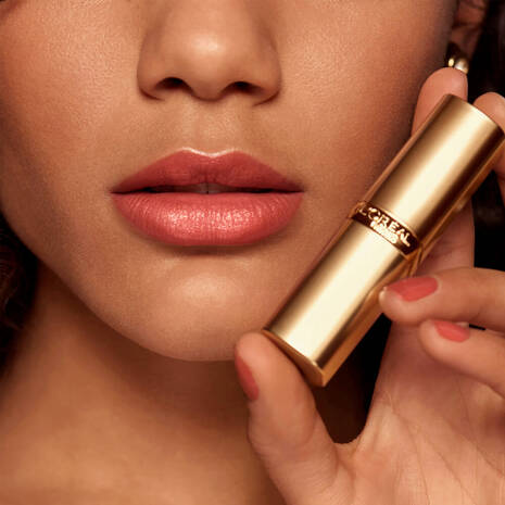 L'Oréal Paris Color Riche Satin Rossetto Idratante Alta Pigmentazione – Il Cult Make-Up Labbra all'Olio di Argan e Camelia per un Colore Intenso e Comfort Assoluto