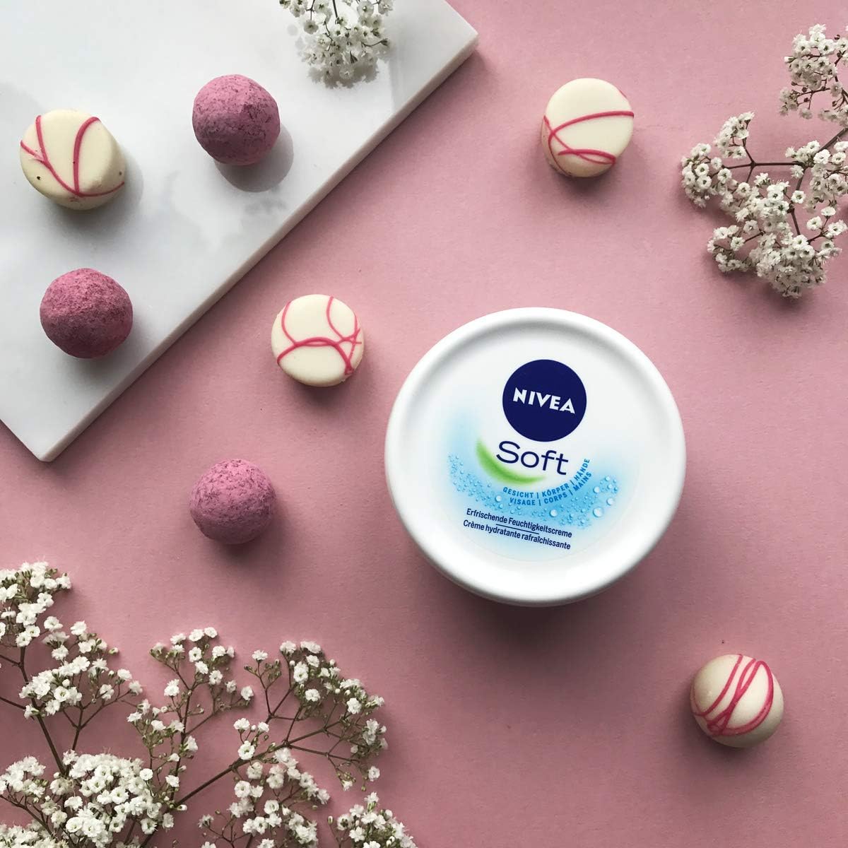 NIVEA Soft Crema Idratante Multiuso 200 ml | 48h Idratazione Intensa | Formula Vegana 98% Biodegradabile | Olio di Jojoba & Vitamina E