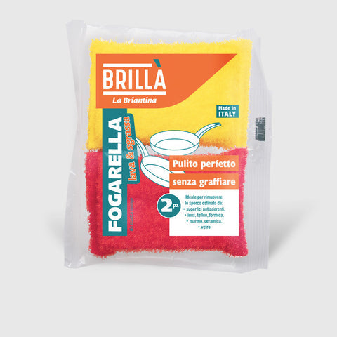 Brilla Spugna Fogarella Antigraffio 2 Pezzi, spugna con speciale strato in riccioli di Teflon™, ideale per la pulizia delicata di superfici antiaderenti, marmo e vetro, rimuove lo sporco senza graffiare, realizzata Made in Italy per un utilizzo sicuro ed efficace in cucina.