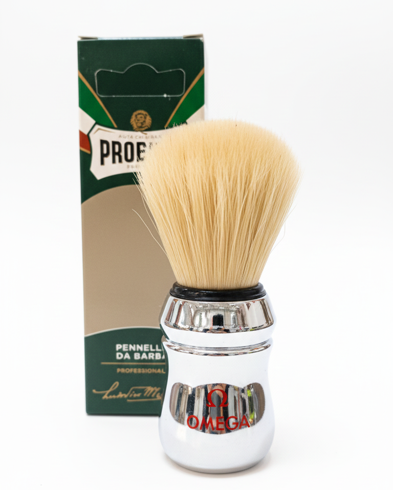 Proraso Pennello da Barba Professionale con setole naturali, collaborazione Omega, strumento per rasatura tradizionale, ideale per montare schiuma da barba ricca e cremosa, massaggio del viso e applicazione uniforme del sapone da barba.