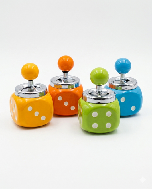 DILeCO Set 4 Posacenere a Pressione Dado in Ceramica – Design Pop Arcade Vintage con Meccanismo Push Anti-Odore