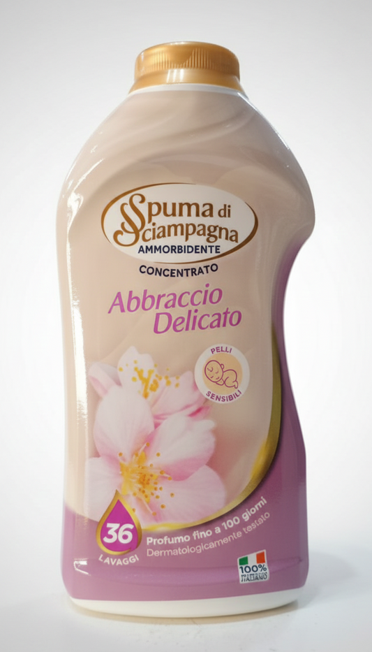 Spuma di Sciampagne | Ammorbidente Concentrato Abbraccio Delicato | 720 ml | 36 Lavaggi | Profumo di Lunga Durata Fino a 100 Giorni | Ideale per Pelli Sensibili | Ipoallergenico | Dermatologicamente Testato