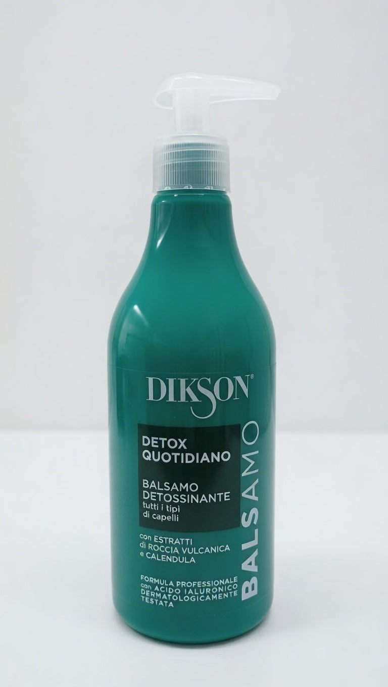 Flacone di Dikson Balsamo Detossinante 500ml per tutti i tipi di capelli, con roccia vulcanica e calendula per azione purificante, lenitiva e districante.