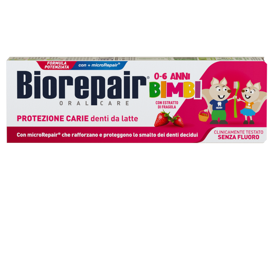 Biorepair Kids 0-6 Anni Dentifricio Fragola 50 ml, senza fluoro con tecnologia microRepair®, aiuta a proteggere i denti da latte dalla carie, rinforza lo smalto e offre una pulizia delicata ideale per i più piccoli.