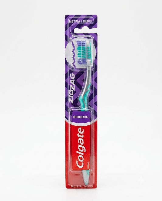 Colgate ZigZag Medium spazzolino con setole a zigzag e pulisci lingua per pulizia profonda e alito fresco