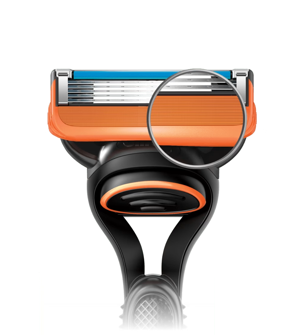 Gillette Fusion5 Rasoio da Uomo | 5 Lame Anti-Attrito di Precisione | Tecnologia a Microalette | 1 Manico + 1 Ricarica | Styling Barba e Rifinitore