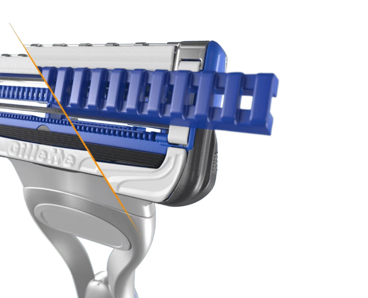 Gillette SkinGuard Sensitive Lamette di Ricambio per Rasoio da Uomo Confezione Scorta XL da 8 Pezzi Testine per Pelli Reattive Anti-Irritazione e Follicolite