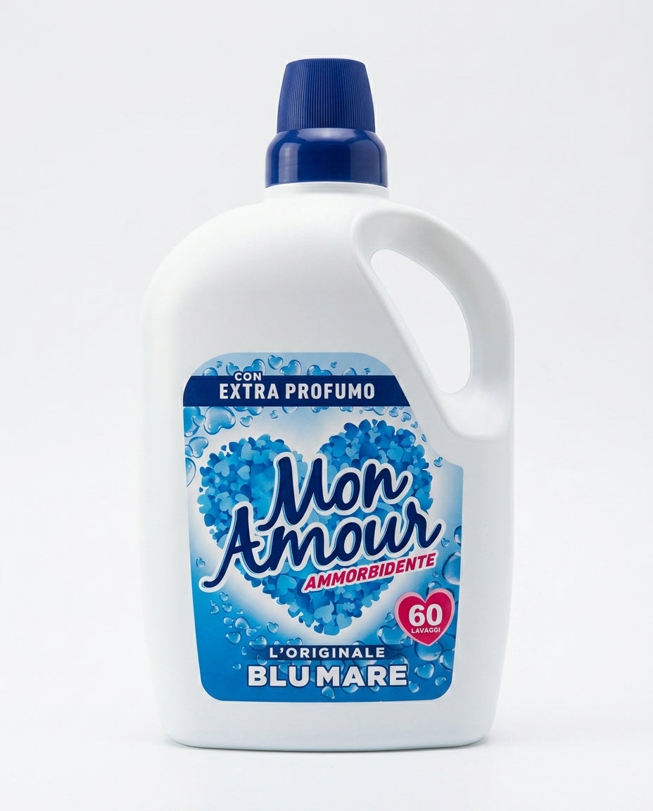 Mon Amour Ammorbidente Concentrato Blu Mare 3 L, 60 lavaggi, con tecnologia Stiro Facile ed extra profumo di freschezza marina, in formato maxi convenienza.