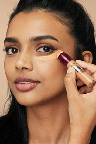 Maybelline New York Cancella Età Correttore Anti-Occhiaie Illuminante 6.8ml – Correttore Multiuso con Bacche di Goji e Haloxyl per uno Sguardo Fresco e Luminoso