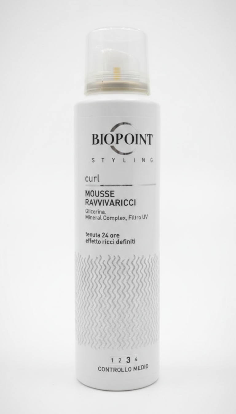 Biopoint Styling Mousse Ravvivaricci 150 ml, mousse professionale per capelli ricci e mossi, aiuta a definire i ricci, donare volume, controllare il crespo e proteggere i capelli dai raggi UV lasciandoli elastici, morbidi e naturali.